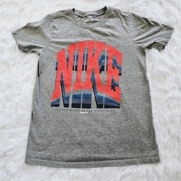 Nike boys small athletic cut short sleeve tee - Picture 1 of 8